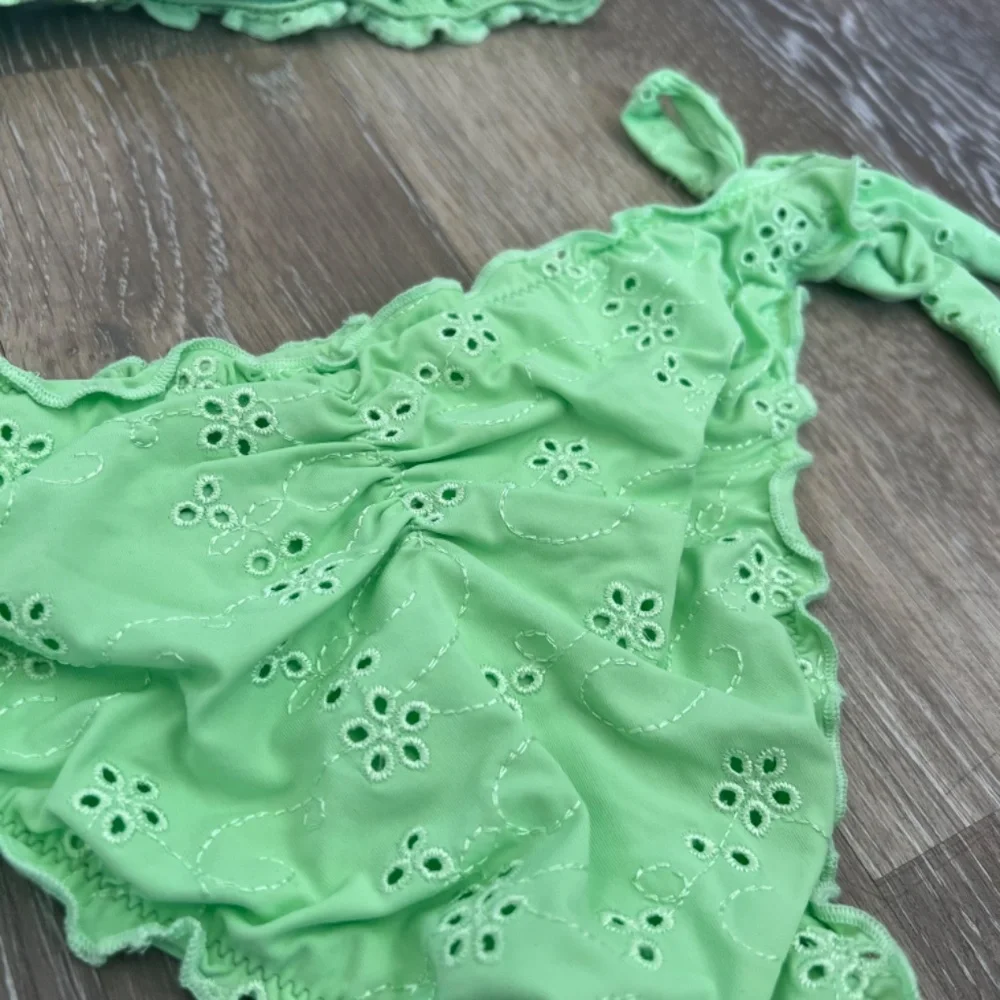 Frankies Bikinis Colby Eyelet Ruffle Bikini SET in Mint Green Size S